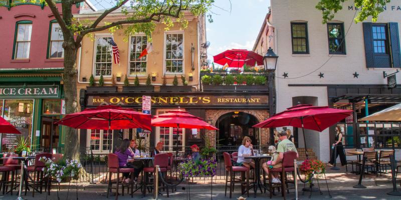 Ample outdoor dining in Alexandria