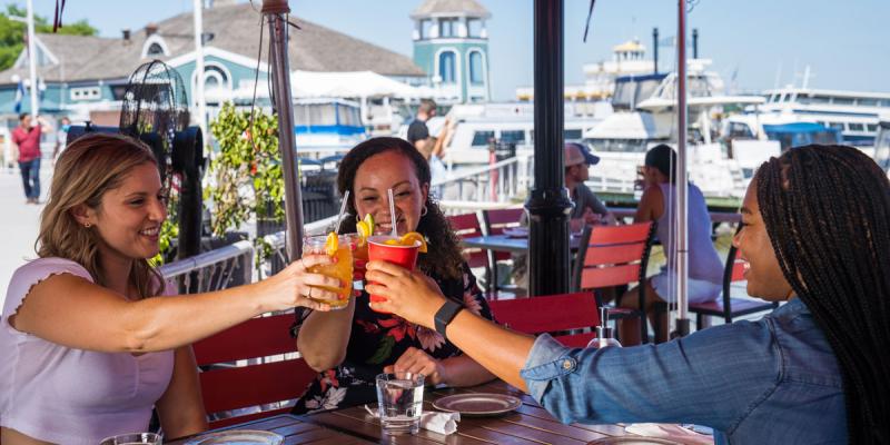 Cocktails at Vola's Dockside Grill